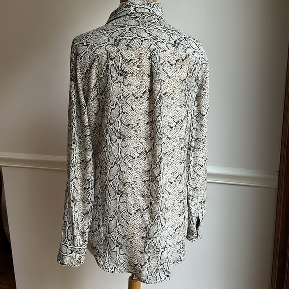 Equipment Women's Classic Sandwashed Silk Slim Signature Python Snakeskin Large - Picture 6 of 8